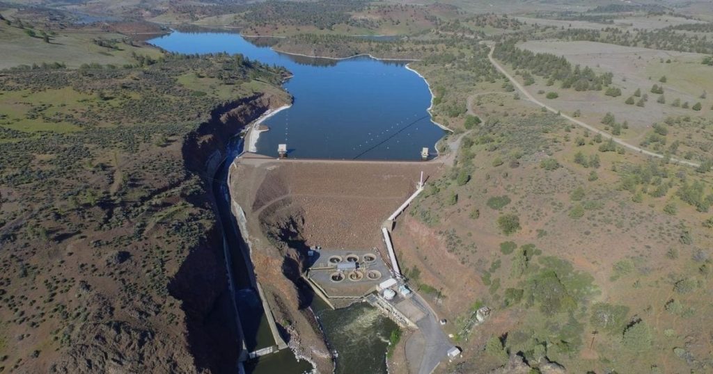 Gov Newsom Urges Warren Buffet to Stick with Klamath Dam Agreement